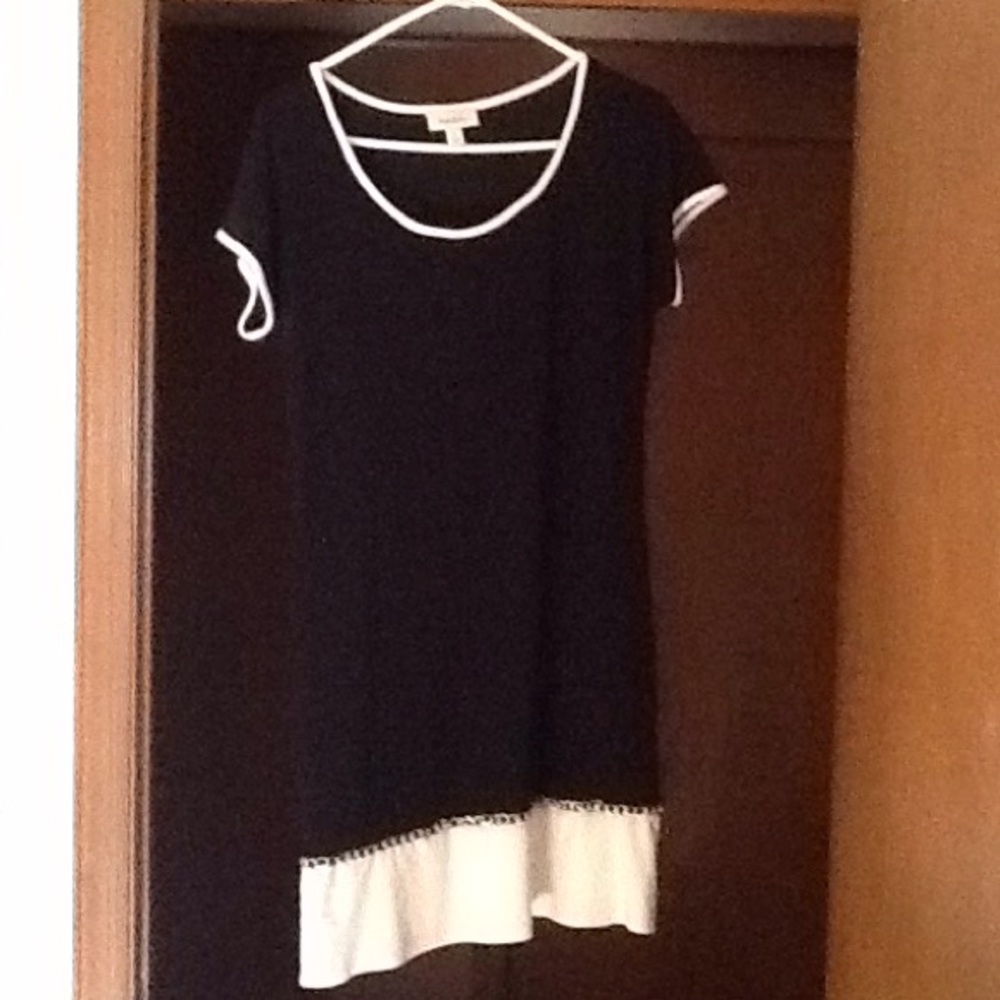 Dressbarn casual T-shirt dress with gold chain